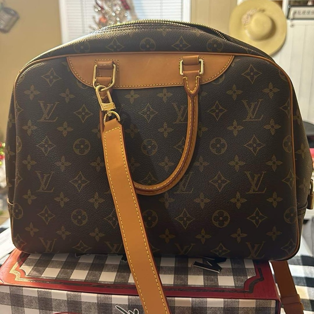 Louis Vuitton Deuville / excellent condition -trade to diamond